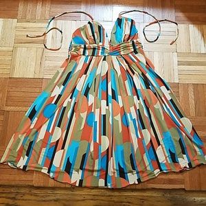 Strapless/strap dress.